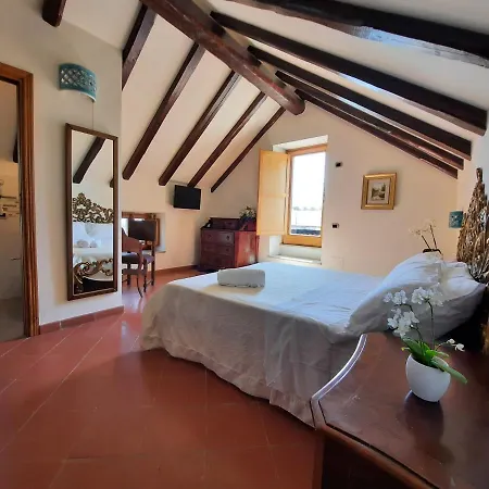 Portico Del Paradiso