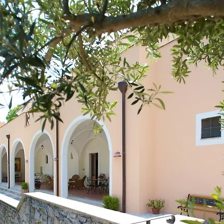 Portico Del Paradiso Скала